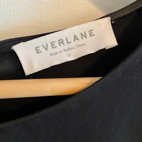 Everlane Japanese GoWeave Cocoon Dress (10) - Picture 4 of 8